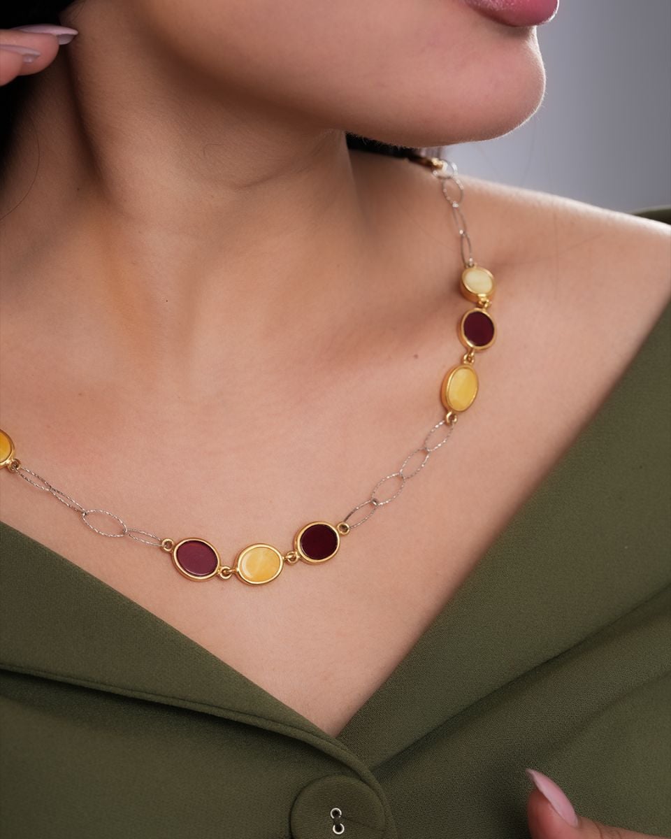 قلادة الكهرمان البلطيقي الملكية – مزيج الألوان الفاخر وفضة مطلية بالذهب - 1