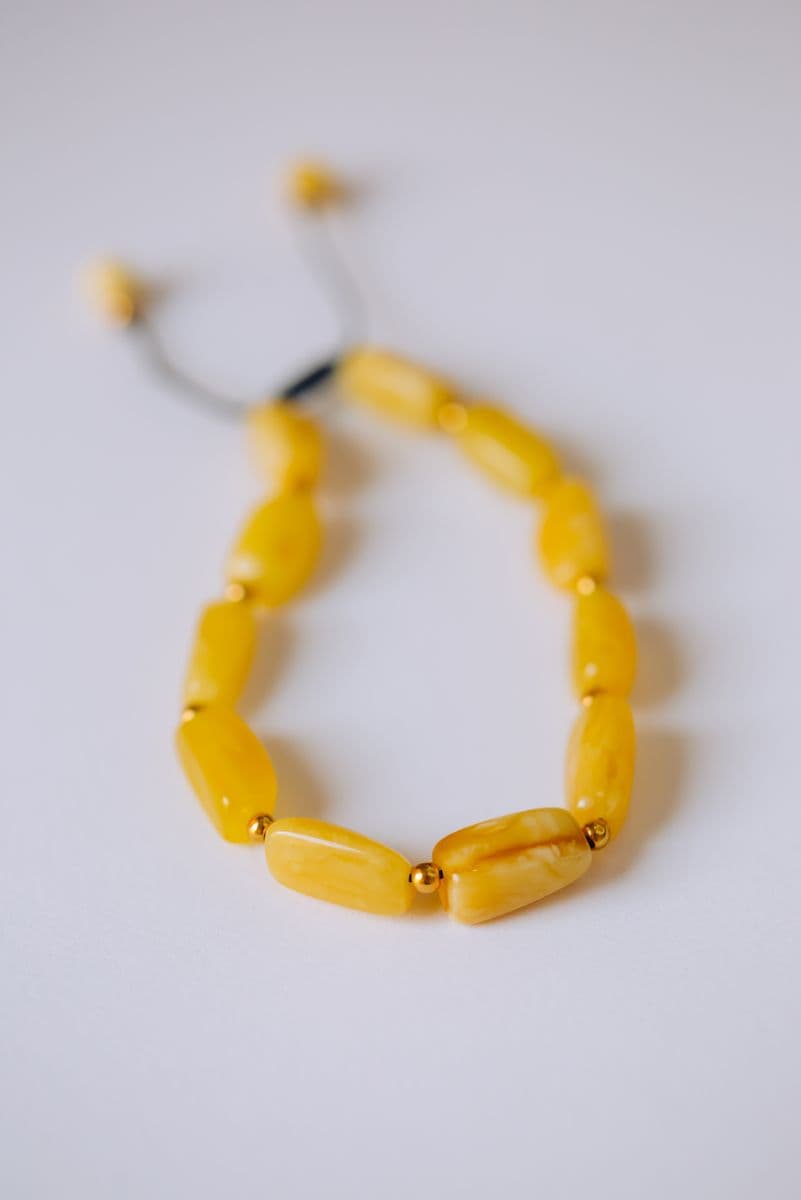 سوار كهرمان ليتواني – أناقة طبيعية لجميع الأعمار