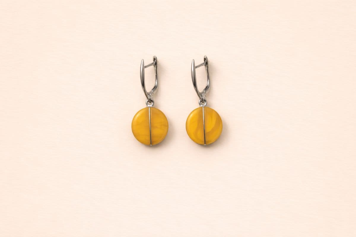 أقراط الكهرمان البلطيقي البيضاوية المتدلية